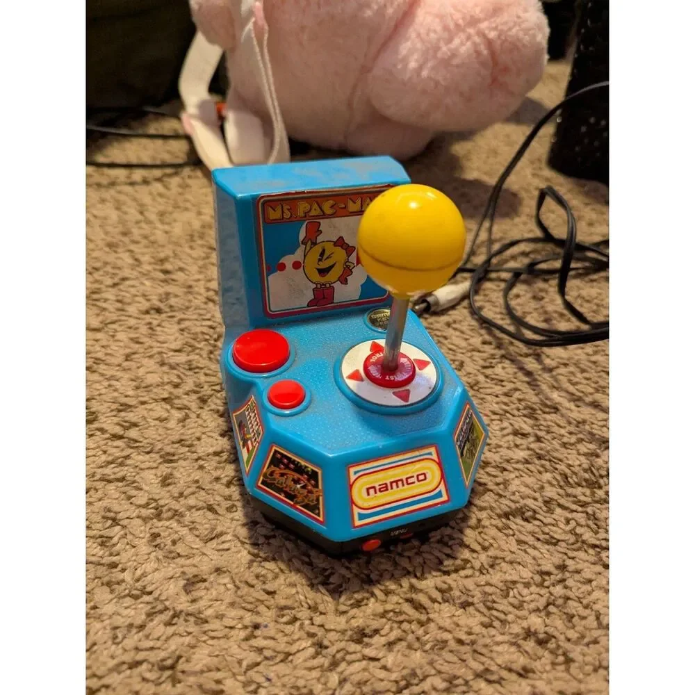 Vintage Jakks Pacific Ms Pac-Man Plug & Play TV Game Arcade Joystick Untested